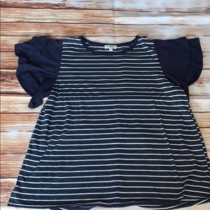 Umgee double ruffle sleeve tee size M